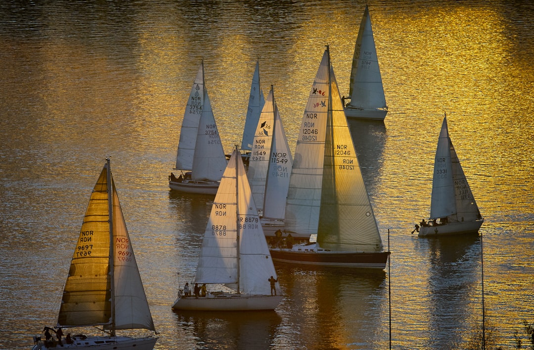 Photo sailing boats